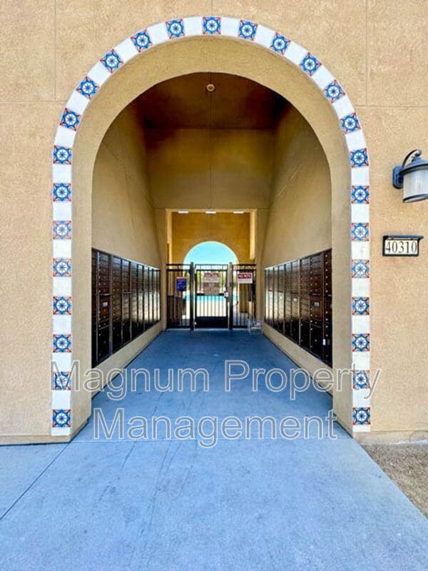 Building Photo - 40372 Calle Real