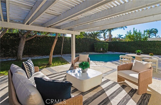 Building Photo - 9882 Kings Canyon Dr
