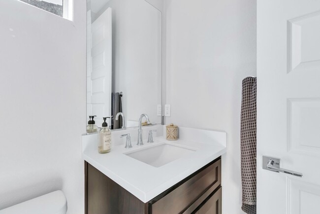 Building Photo - Stunning McKinley Village Home