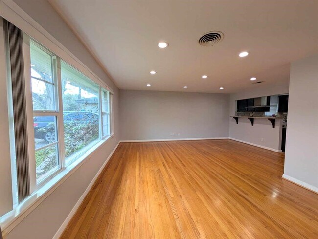 Building Photo - 5306 Briarbend Dr