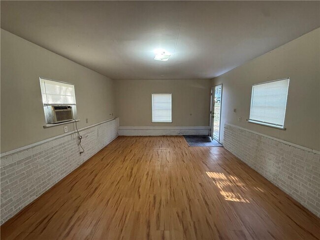 Building Photo - 312 Grant St