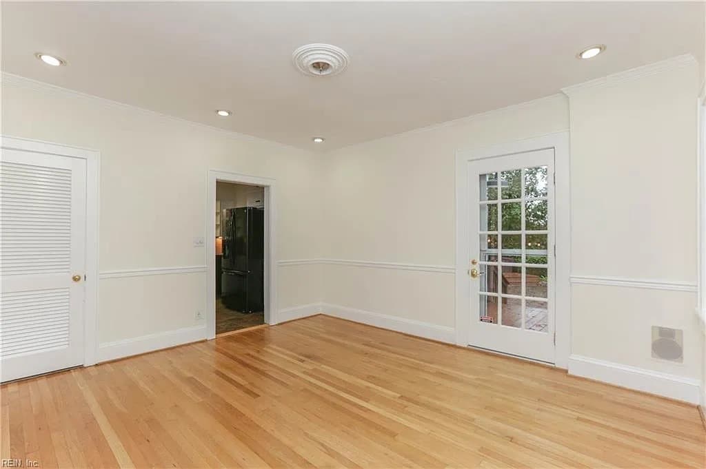 Building Photo - 1117 Buckingham Ave