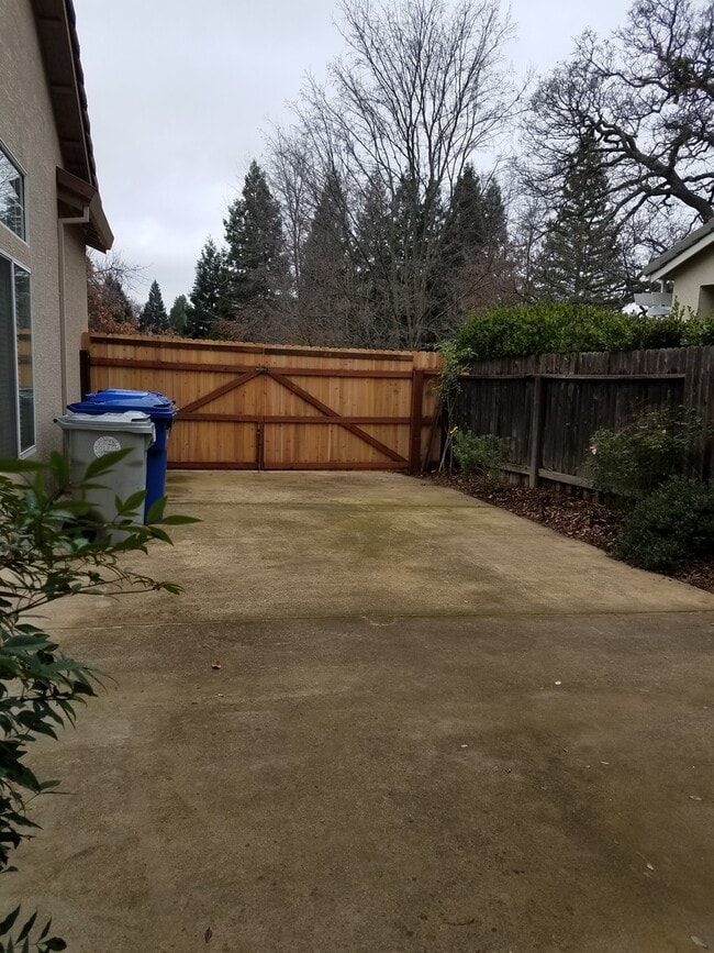 Building Photo - Briggs Ranch Home with RV Parking!