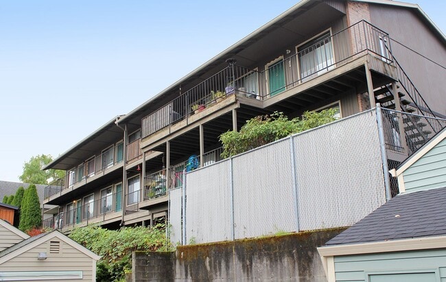 Building Photo - 1118 SE Rhone St