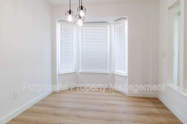 Building Photo - 8913 Bentree Country Way