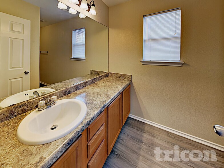 Building Photo - 242 Hallie Pass