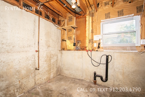 Building Photo - 1616 E Elm St