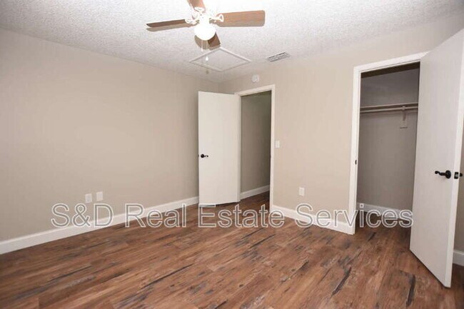 Building Photo - 1224 Waterview Blvd E
