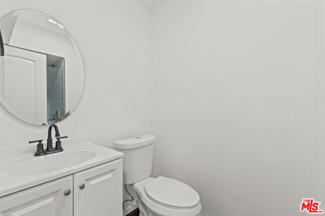 Building Photo - 2354 Fletcher Dr