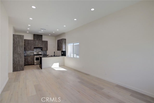 Building Photo - 10922 Garden Grove Ave