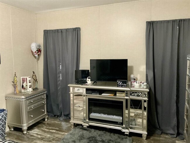 Building Photo - 9813 Woodville Hwy