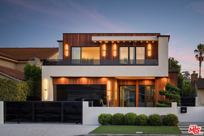 Building Photo - 14822 Hesby St