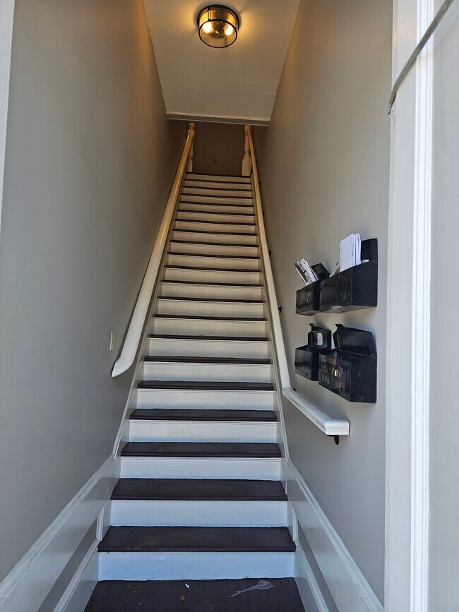 Building Photo - 43 W Main St