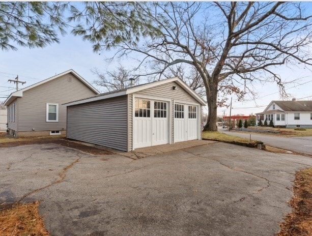 Primary Photo - 735 Washington St