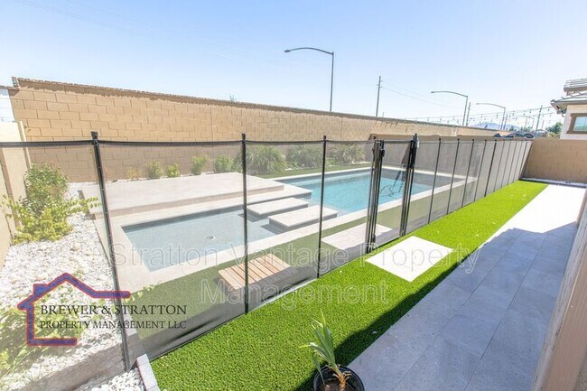 Building Photo - 4065 S Marin Dr