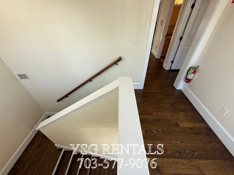 Building Photo - 2 Alleghany St