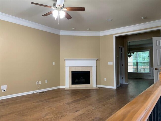 Building Photo - 6122 Deluna Way