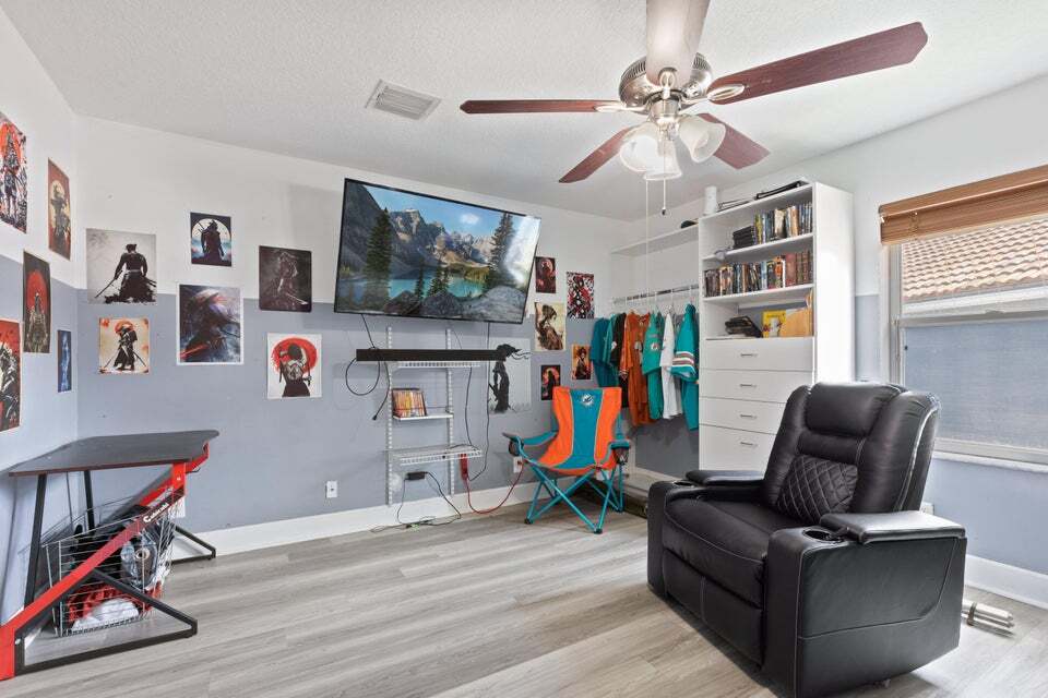 Building Photo - 3221 El Camino Real
