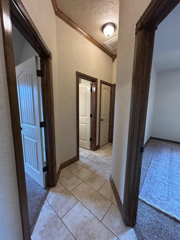 Building Photo - 1518 Scenic Ridge