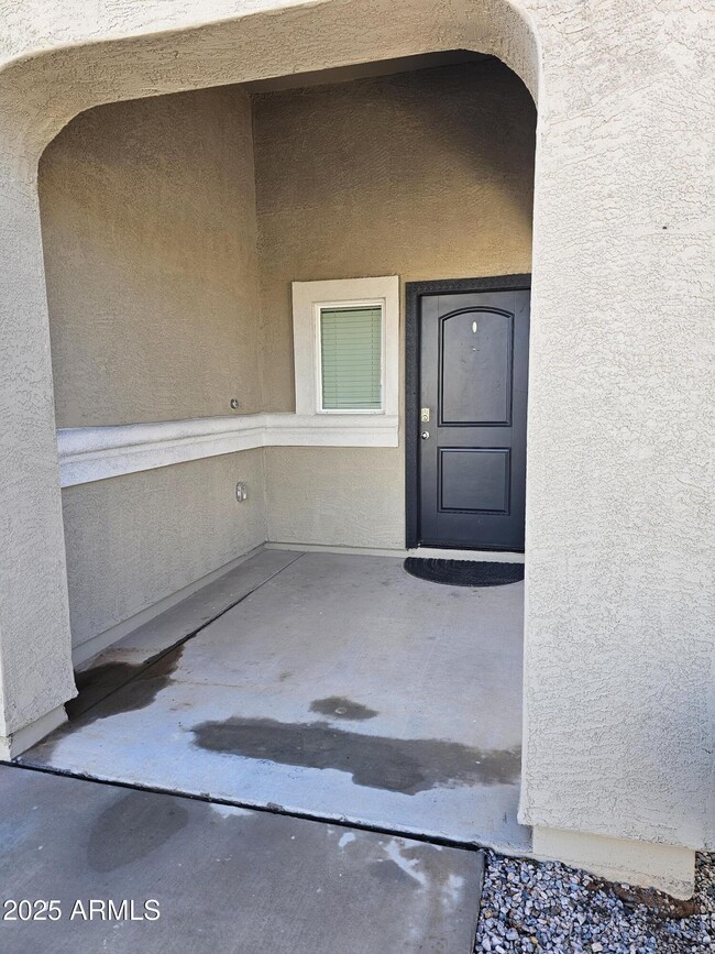 Building Photo - 36565 W Santa Monica Ave