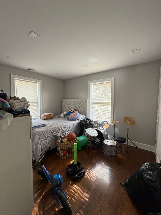 Building Photo - 2964 State St