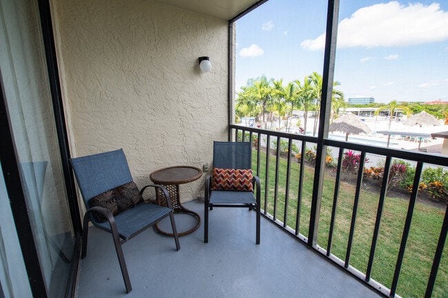 Building Photo - 1000 Cove Cay Dr