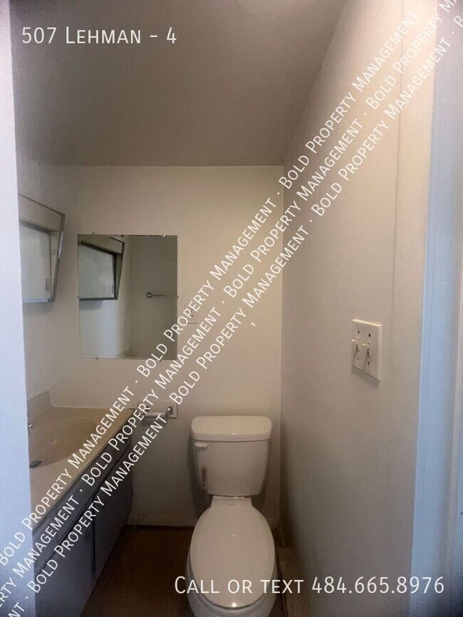 Building Photo - 507 Lehman-4