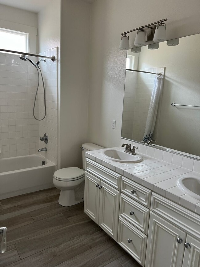 Building Photo - Seabridge Single Family Home in gated comm...