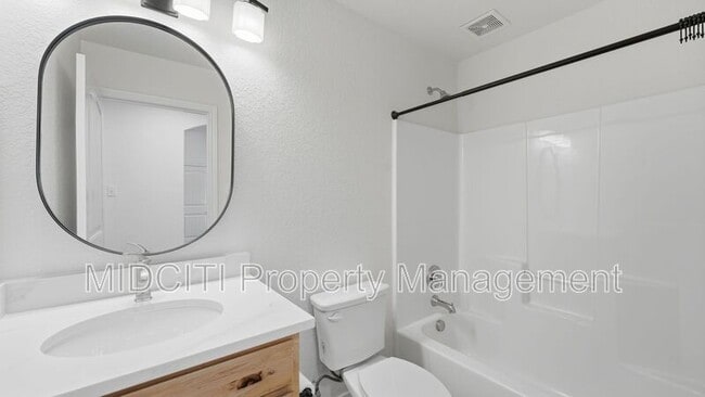 Building Photo - 1361 Bob White Dr