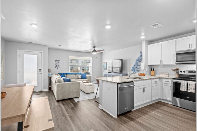 Building Photo - 2276A Essex Dr