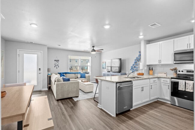 Building Photo - 332 Bayou Loop