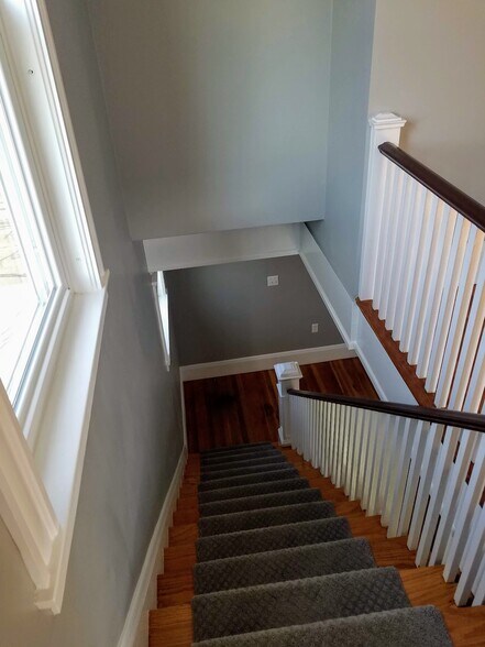 Building Photo - 42 Phillips Rd