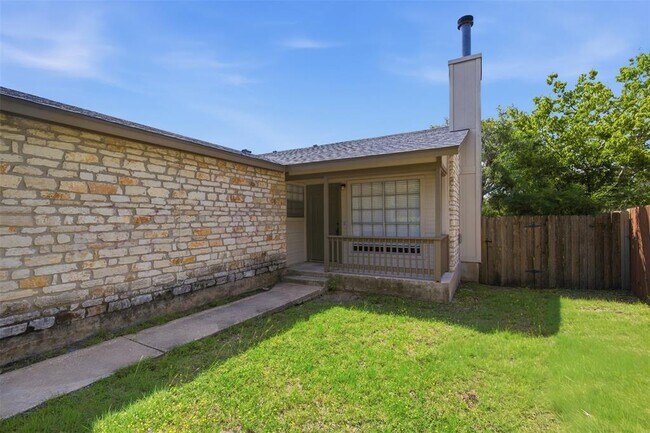 Building Photo - 11611 Rustic Rock Dr