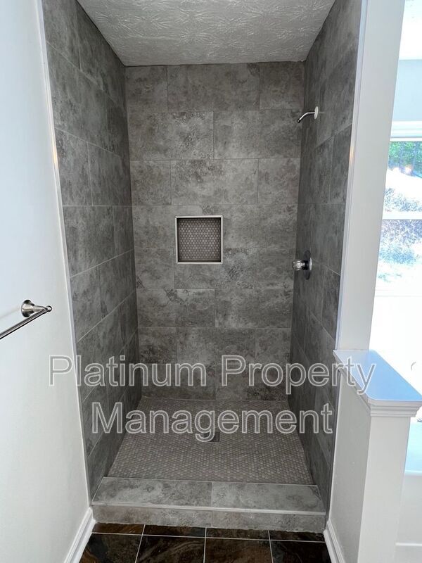 Building Photo - 1097 Yellow River Dr