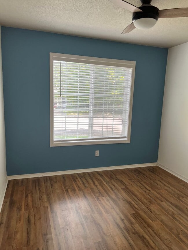 Building Photo - 230 E Harrison St