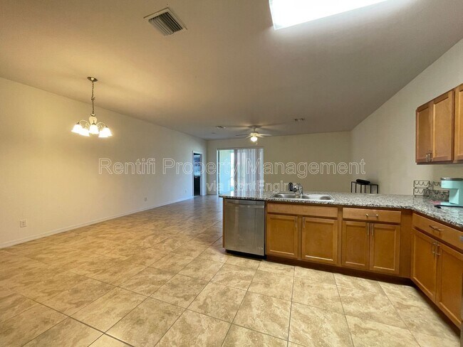 Building Photo - 1622 SW 16th Ct