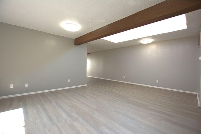 Building Photo - 5024 27th St