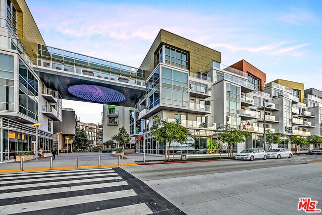 Building Photo - 1705 Ocean Ave