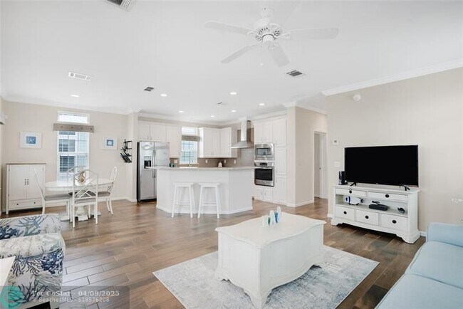 Building Photo - 423 E Intercoastal Dr
