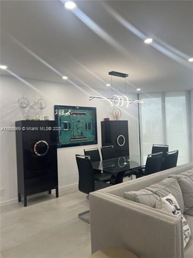 Building Photo - 20191 E Country Club Dr