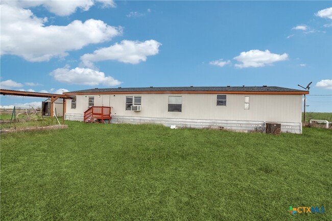 Building Photo - 205 County Rd 212A