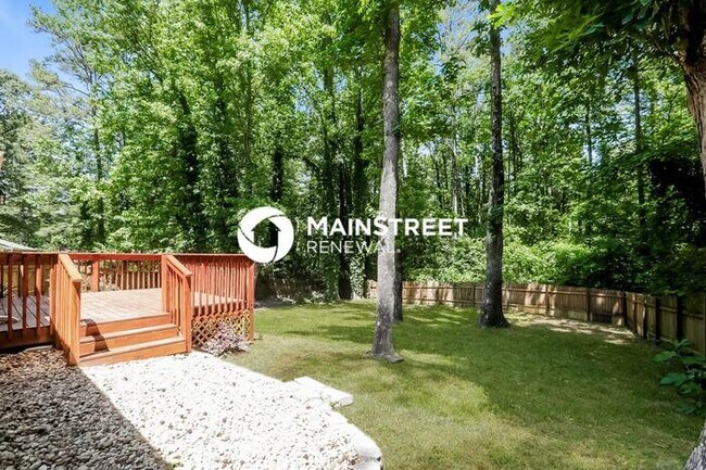 Building Photo - 3 Bedroom Pet-Friendly Home in Stone Mountain, GA with Main Street Renewal