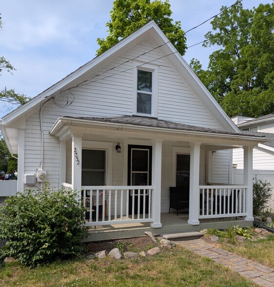 Building Photo - 2052 Hamilton Rd