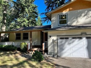 Building Photo - CUSTOM 3BD 2.5BA HARDWOOD FLOORS THROUGHOUT