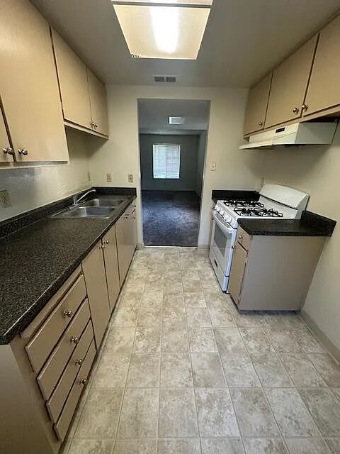 Building Photo - 6301 Wexford Cir