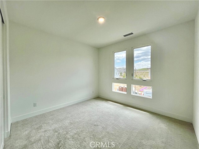 Building Photo - 27511 Elderberry Dr
