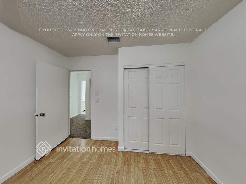 Building Photo - 9912 NW 9th Ct