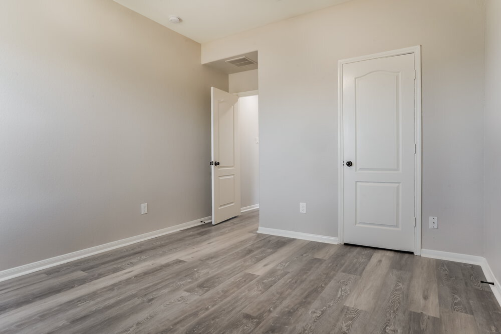 Building Photo - 8343 Broadleaf Ave