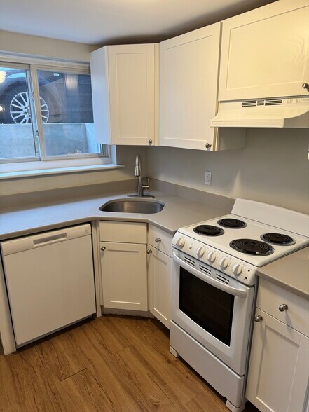 Building Photo - 63 Selkirk Rd