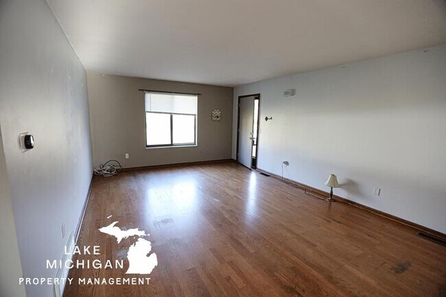 Building Photo - 4831 Stauffer Ave SE